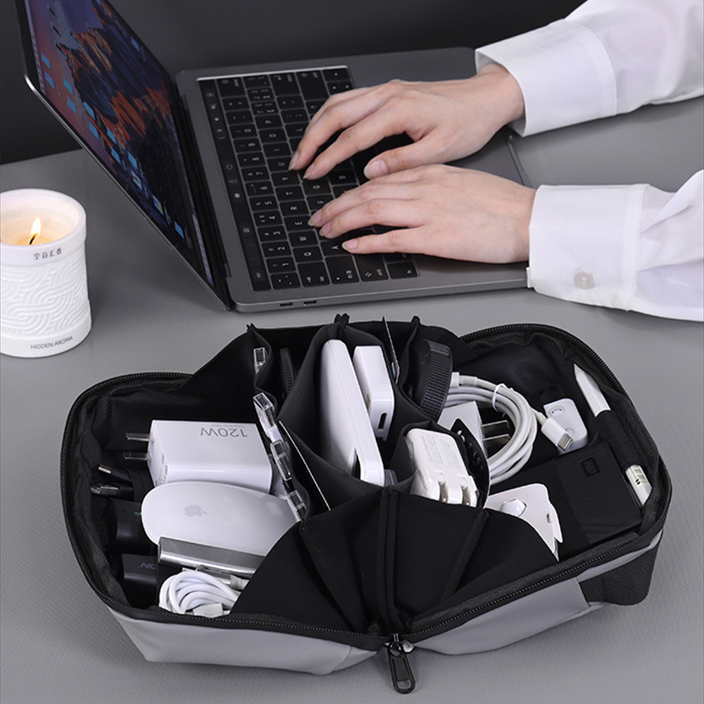 Custodia tecnica da viaggio 1  - Tech Accessories Travel Organizer Pouch recensione e prezzo